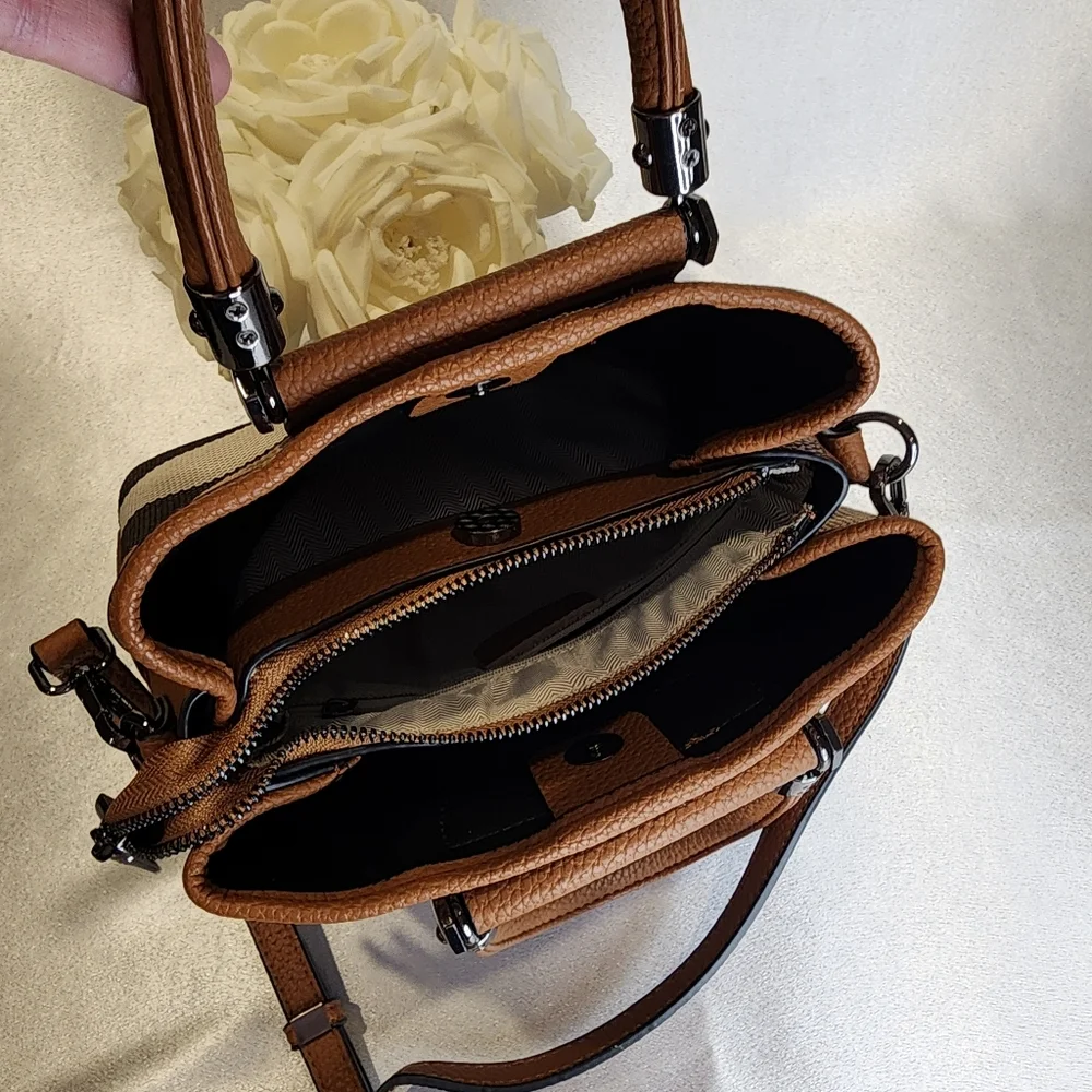 🐝 New Crossbody Handbag 👜 Beautiful Vegan Leather Removable strap